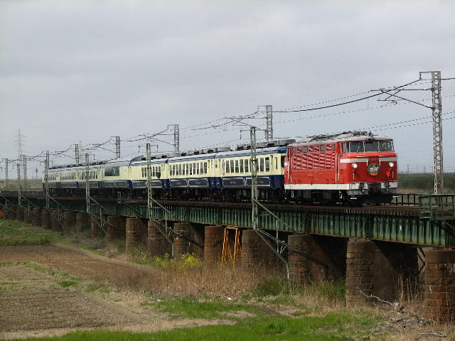 �}�s�u�o�H�v �V�Á������� 07/04/14 S2IS